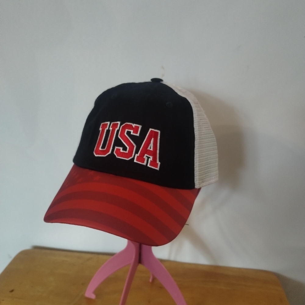 🇺🇸 USA Trucker Hat – Red White & Blue Mesh Snapback Baseball Cap